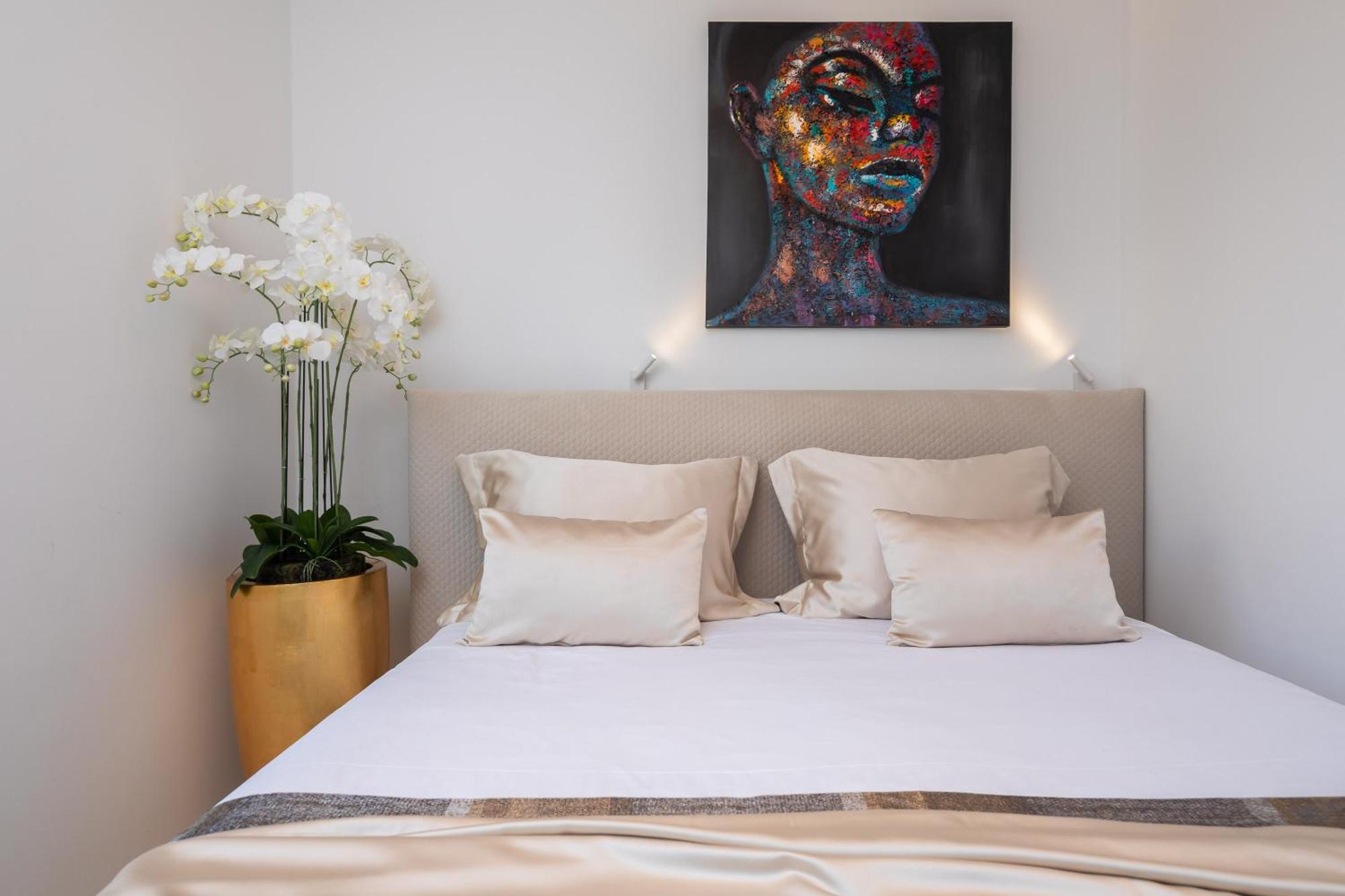 Enjoyer - Seafront With Private Heated Pool And Terrace