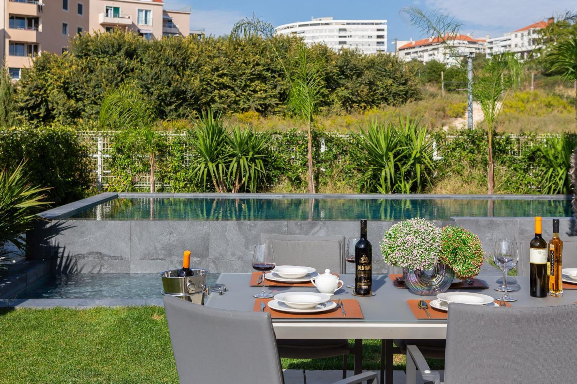 Villa Enjoyer - Seafront With Private Heated Pool And Terrace Split
