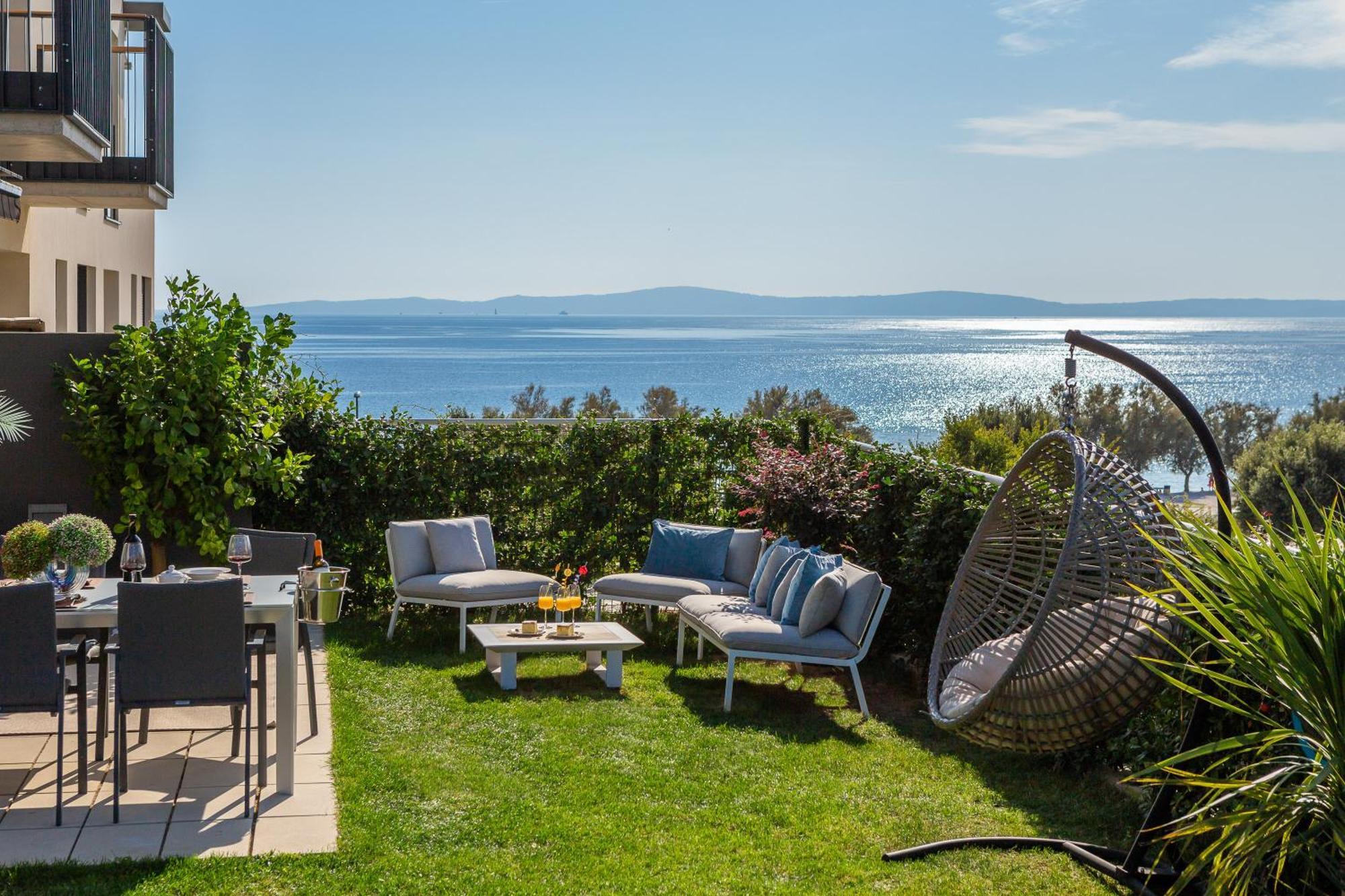 Vila Enjoyer - Seafront With Private Heated Pool And Terrace