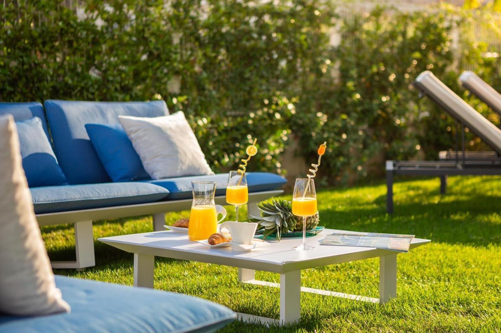Vila Enjoyer - Seafront With Private Heated Pool And Terrace *